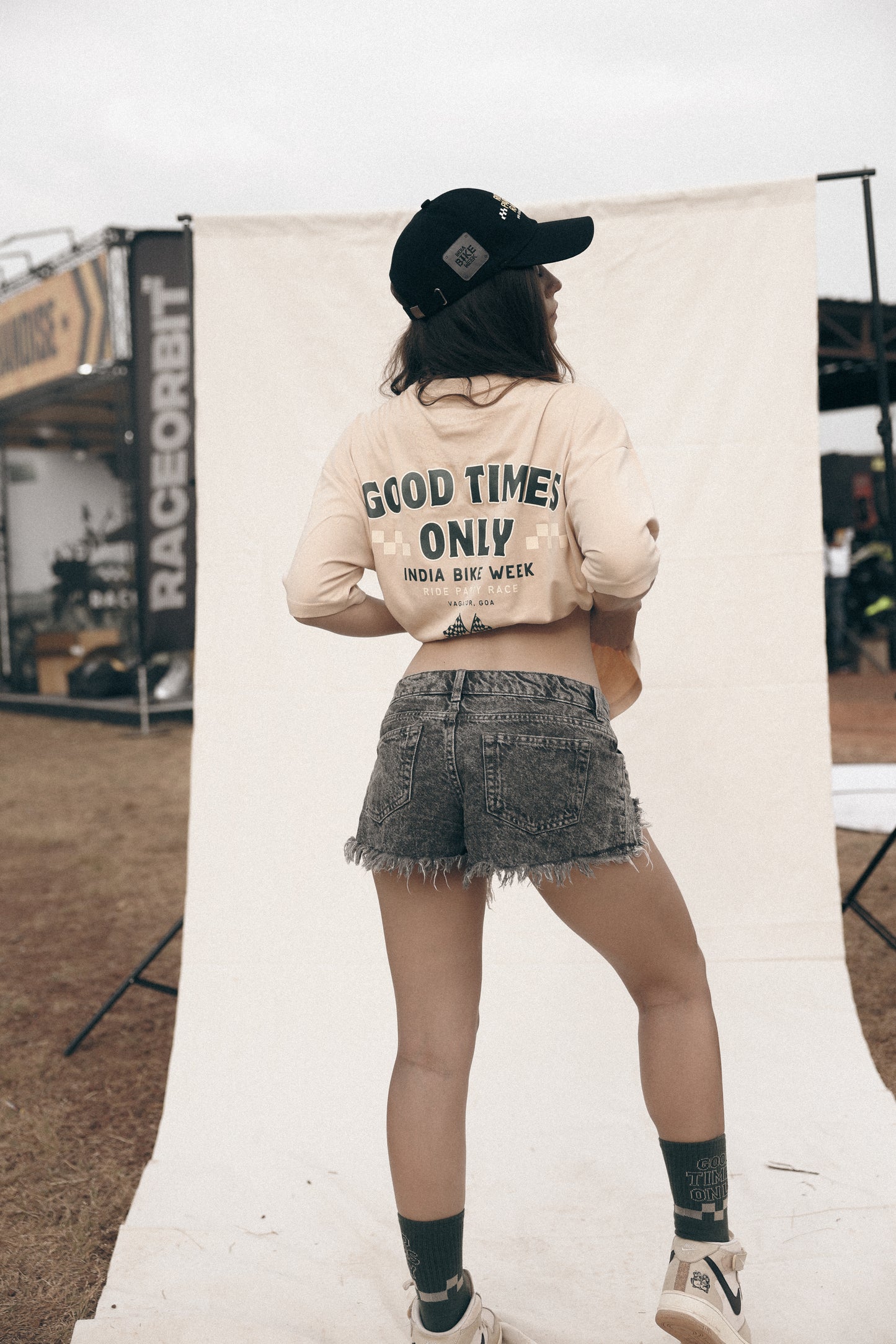 GoodTimes Only Sand Oversized T-Shirt