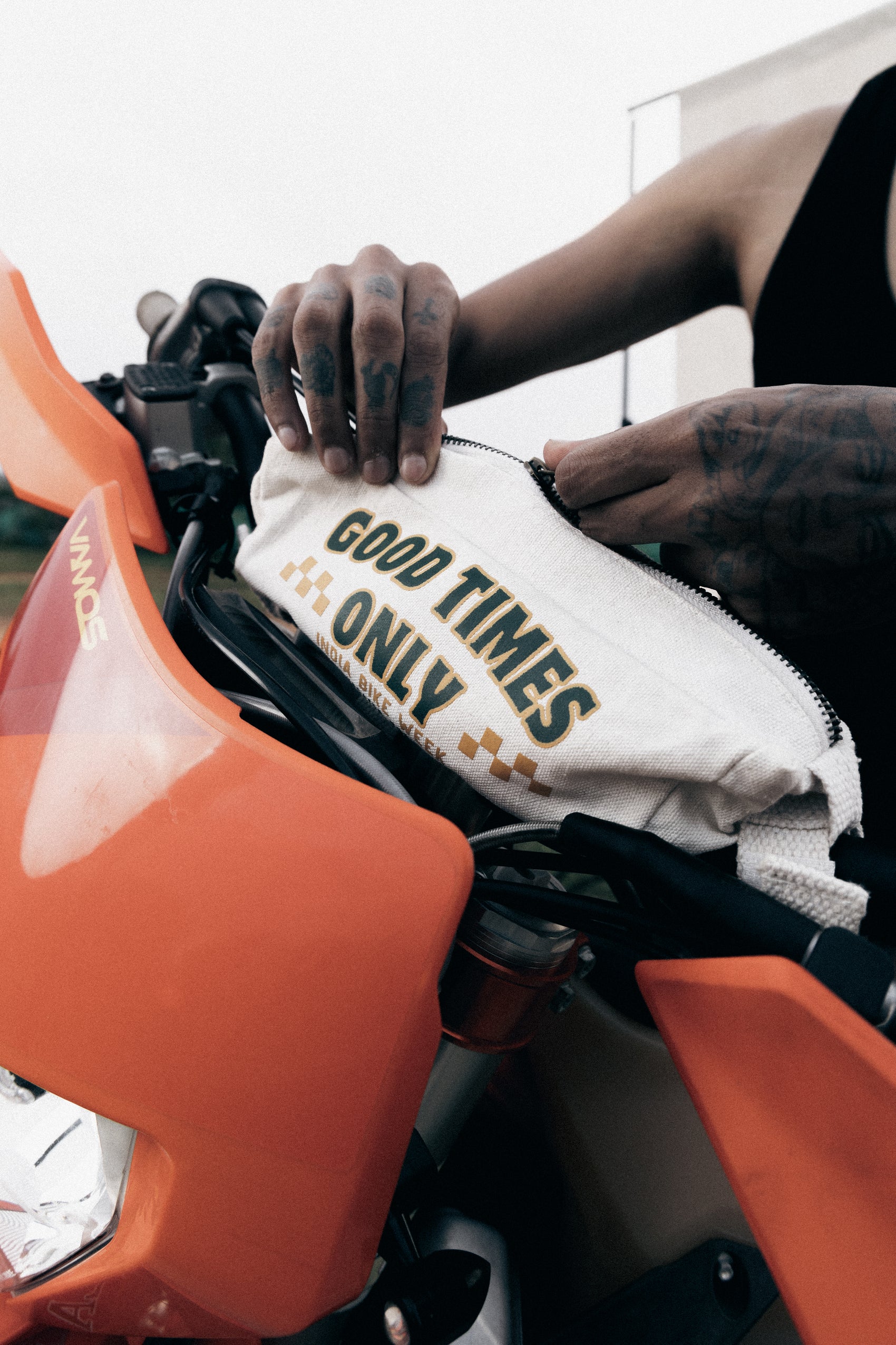 GoodTimes Only HandleBar CarryAll - Sand Beige