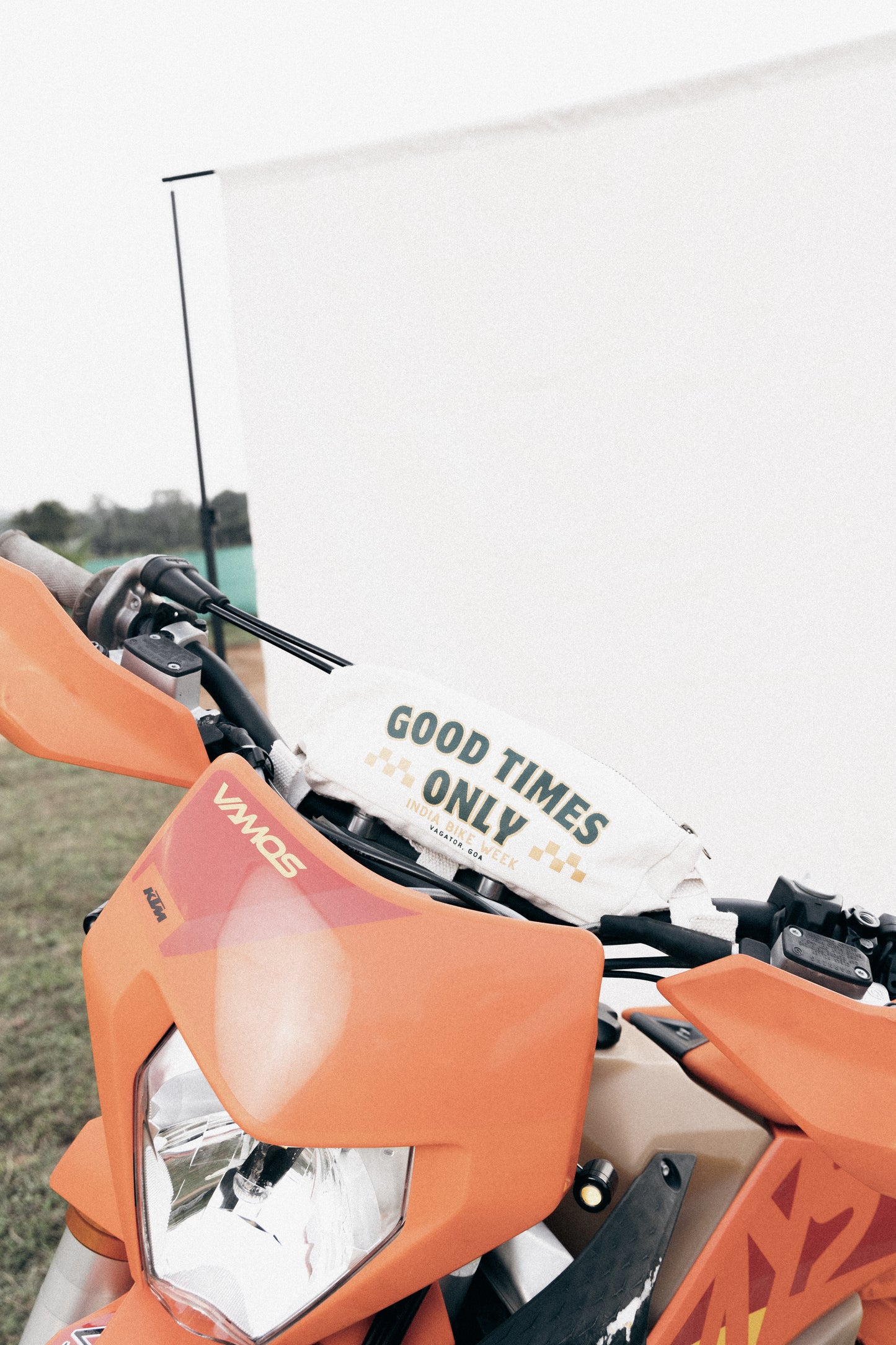 GoodTimes Only HandleBar CarryAll - Sand Beige