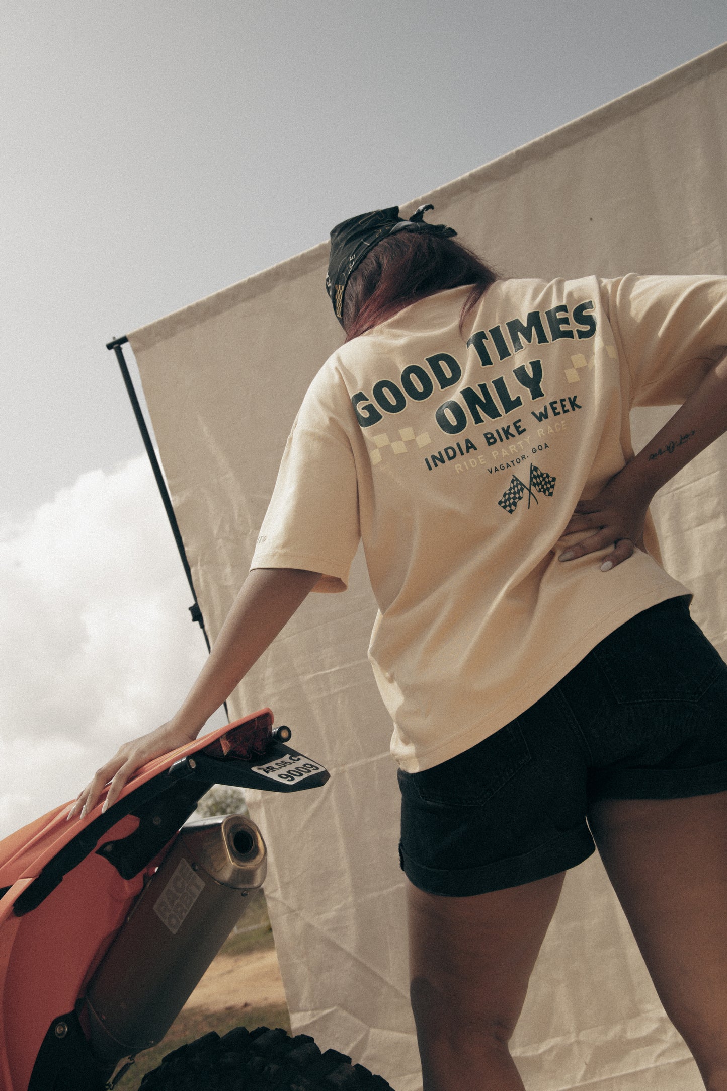 GoodTimes Only Sand Oversized T-Shirt