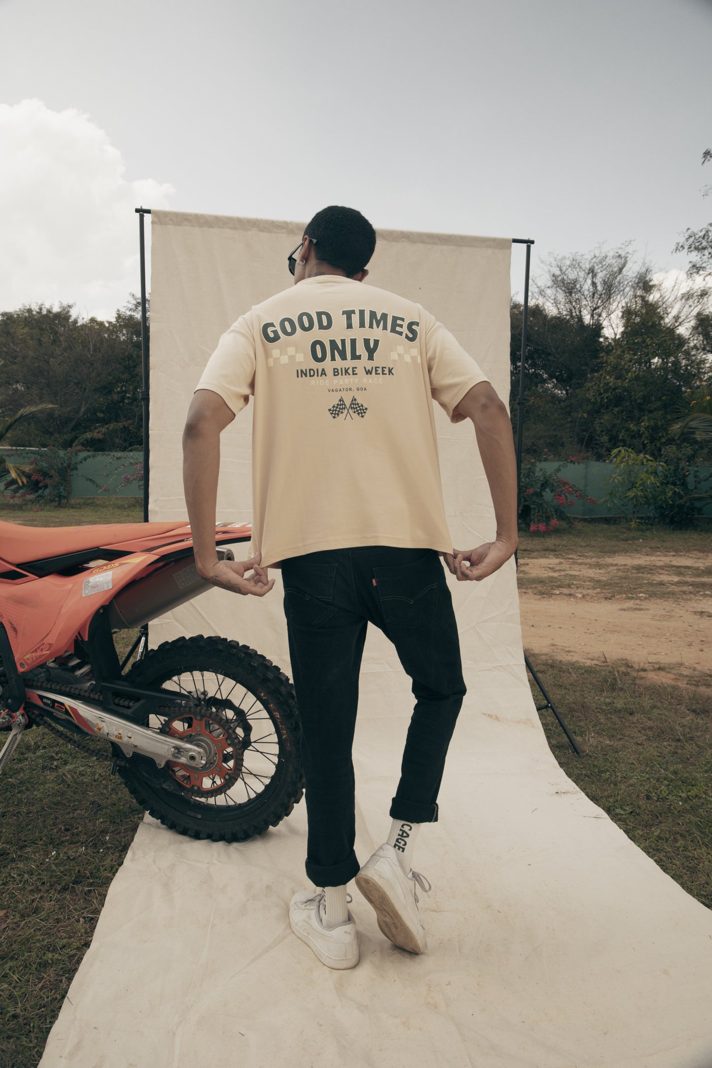 GoodTimes Only Sand Oversized T-Shirt
